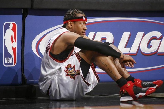 TA：范德芬的速度和力量令人难以置信；西蒙斯表现堪称完美（TA评：范德芬速度与力量惊人，西蒙斯发挥无可挑剔）