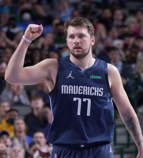 广东豪取12连胜（广东迎来12连胜）