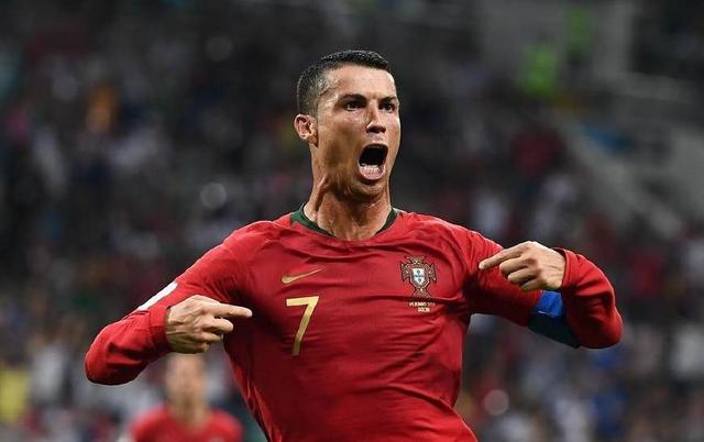 莱切vs比萨：卡马尔达、索蒂尔首发，阿金桑米罗、埃贝彻尔出战（莱切对决比萨：卡马尔达、索蒂尔先发，阿金桑米罗与埃贝彻尔登场）